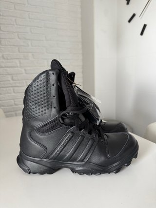 39 1/3 Botas Adidas GSG 9.2 policia seguridad