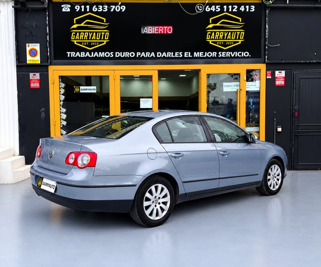 VW PASSAT 2.0 TDI 140CV "LIBRO DE REVISIONES"