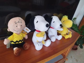 Set de 4 Peluches Peanuts Snoopy y Woodstock