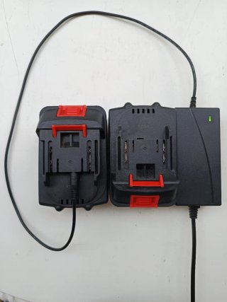2 Baterías 388VF Li-ion para Makita. las Dos 20€