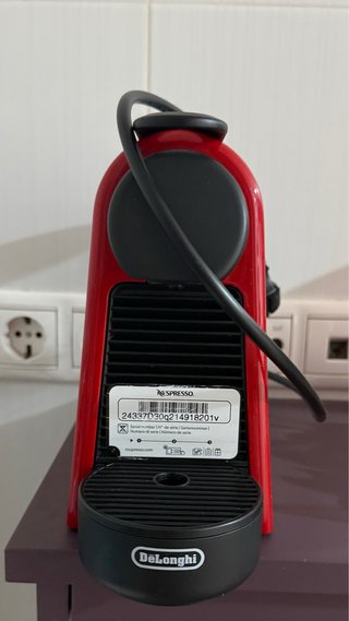Cafetera Nespresso DeLonghi Roja
