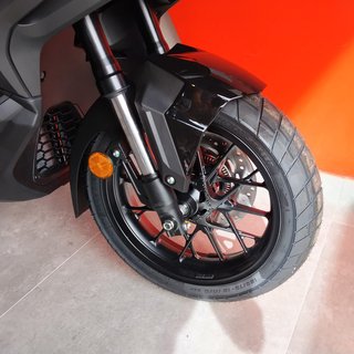 Honda Adv 350
