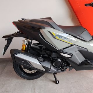 Honda Adv 350