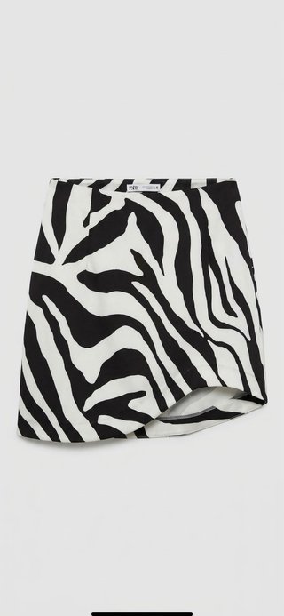 Falda Corta Estampado Animal Zara