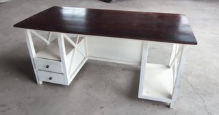 Mesa de despacho de madera