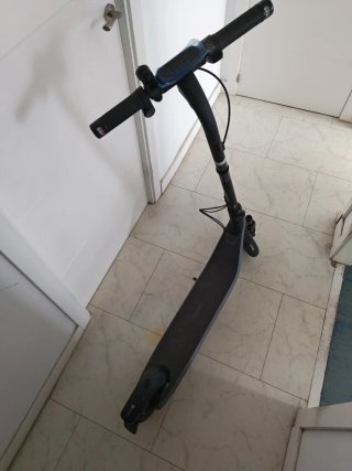 Patinete eléctrico en buen estado