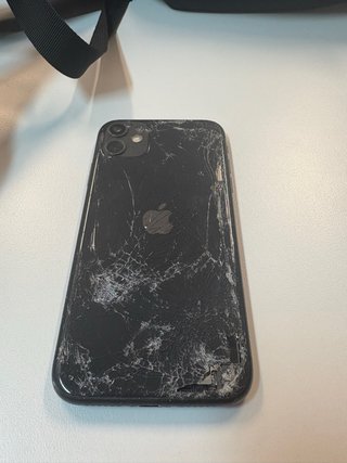 iPhone 11 Negro Roto