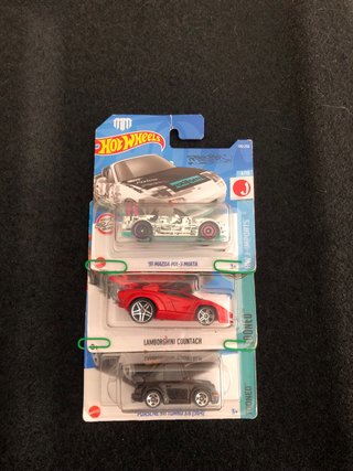 Lote 3 Hot Wheels: Mazda, Lamborghini, Porsche