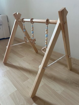 Gimnasio de madera para bebé Babygym con 3 colga