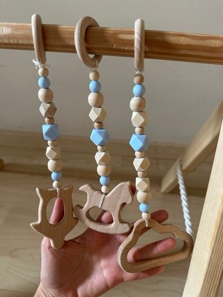 Gimnasio de madera para bebé Babygym con 3 colga