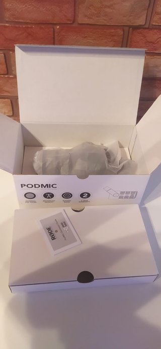 Micrófono RODE Podmic + Behringer UMC2 + XLR