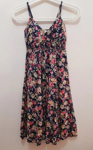 Vestido Azul con Estampado Floral Talla M