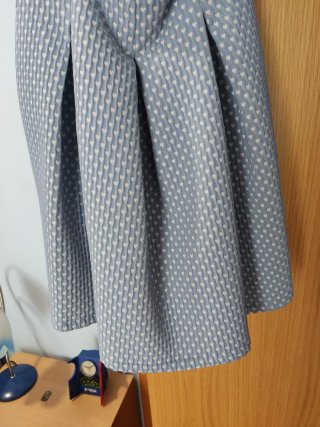Vestido azul con estampado de corazones