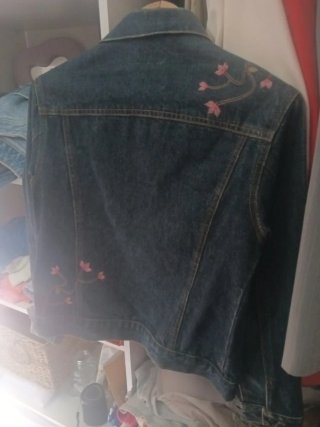Chaqueta vaquera bordada