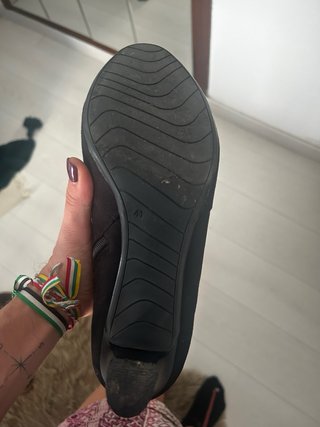 Botines negros ante tacón