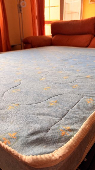 Sofá cama en muy buen estado URGE