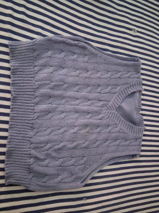 Chaleco de punto trenzado azul