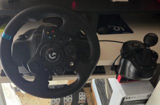 Volante Logitech G923 SE con Shifter