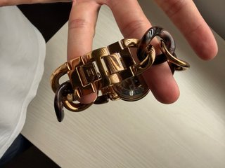 Reloj Michael Kors Cadena Tortoise y Dorado