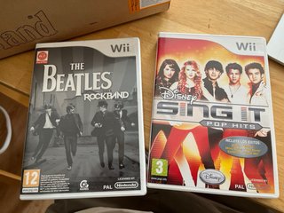 Consola Nintendo Wii con 2 juegos