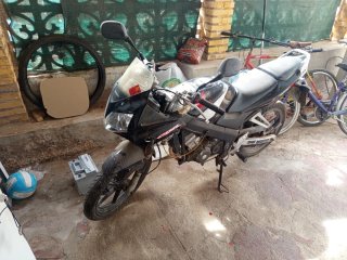 Honda CBR125R 2004 Negra