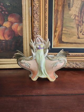 Centro de mesa Art Nouveau en biscuit