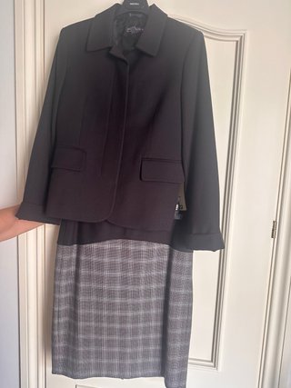 Traje de chaqueta y falda de cuadros