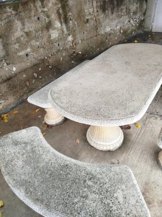 Urge vender Mesa y bancos exterior piedra y metal