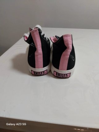 Botines lona tipo Chuck Taylor negros y rosas