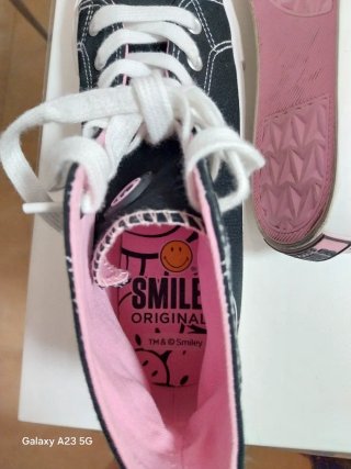 Botines lona tipo Chuck Taylor negros y rosas