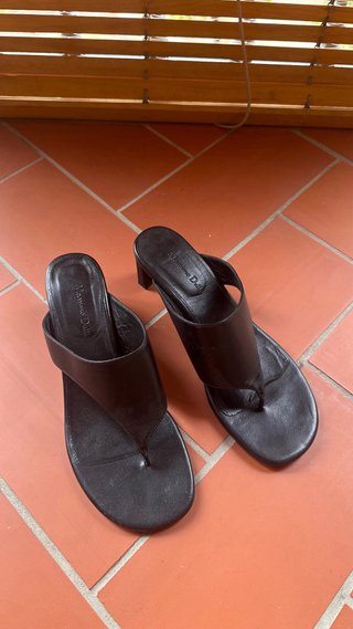 Sandalias de dedo Massimo Dutti negras