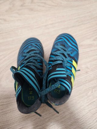 Botas de fútbol Nemeziz Adidas para niño 28