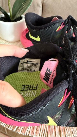 Zapatillas Nike Negras y Rosas