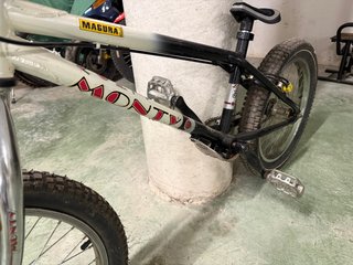 Bicicleta Monty T-219 Magura