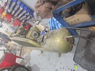 Compresor de Aire 300 Litros 220V/380V