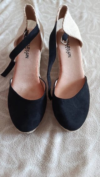 Sandalias Beige y Negro