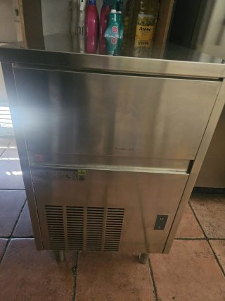 Máquina de hielo hostelería 50×58×86