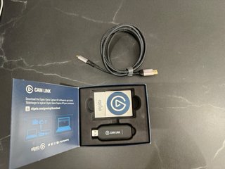 Capturadora Elgato Cam Link con caja y cable