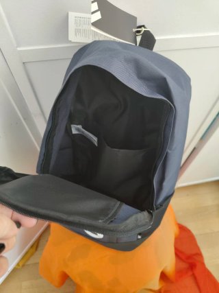 Mochila Adidas azul y negra 14x26. 5x46 cm