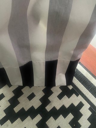 2 Cortinas Rayas Beige/Negro con Barra Negra
