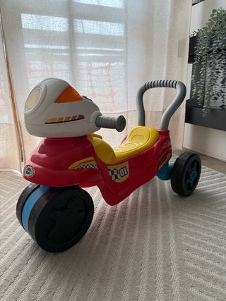 Moto correpasillos infantil convertible