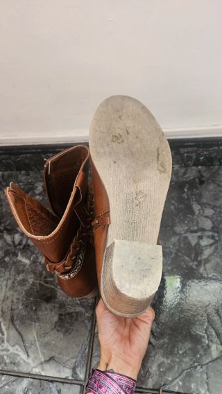 Botines Marrones con Detalle Trenzado