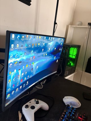 Monitor Gaming Curvo AOC C24G2AE 23.6