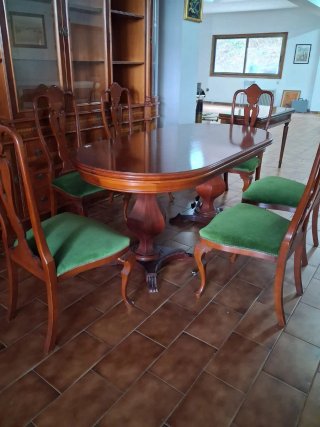 Mesa de Comedor Clásica con 6 Sillas