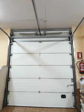 Puerta de Garaje Automática Somfy