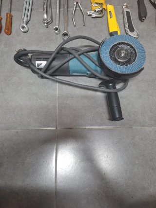 Radial Makita con regulador de velocidad