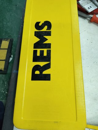 Curvadora de Tubos Rems  Manual con Maletín