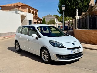 Renault Grand Scenic 2012