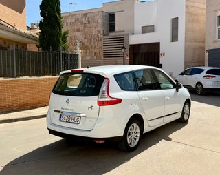 Renault Grand Scenic 2012