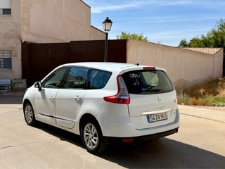 Renault Grand Scenic 2012